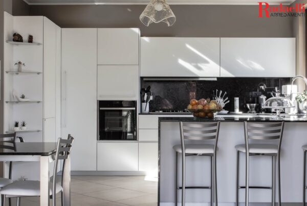 Realizzazioni 25 Cucina con ante in vetro