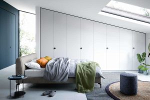 armadio mansarda ante con taglio inclinato