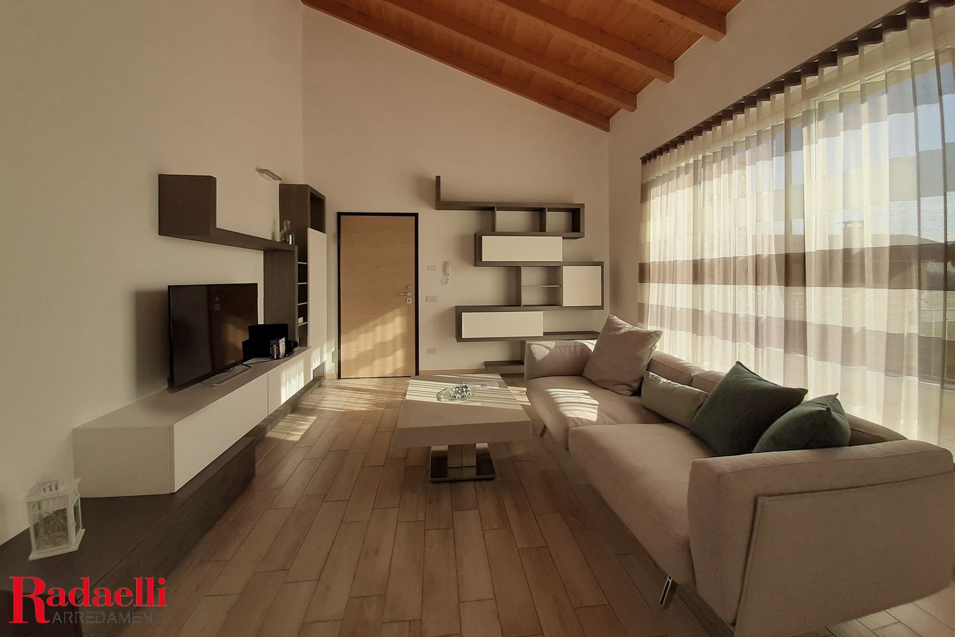 Zona Living con divano Zona Living con divano