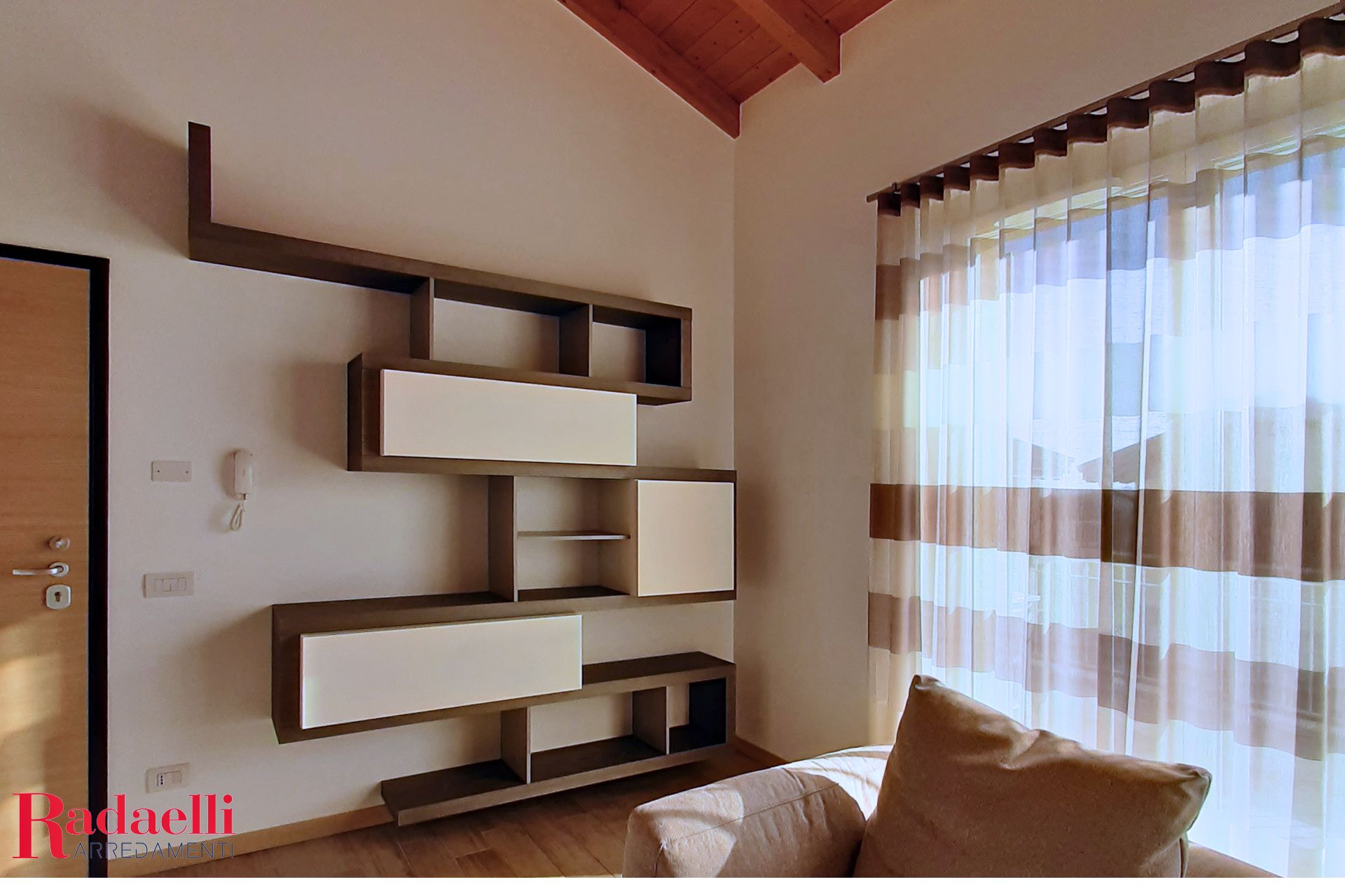 Zona ingresso con mobile Side System Zona ingresso con mobile Side System