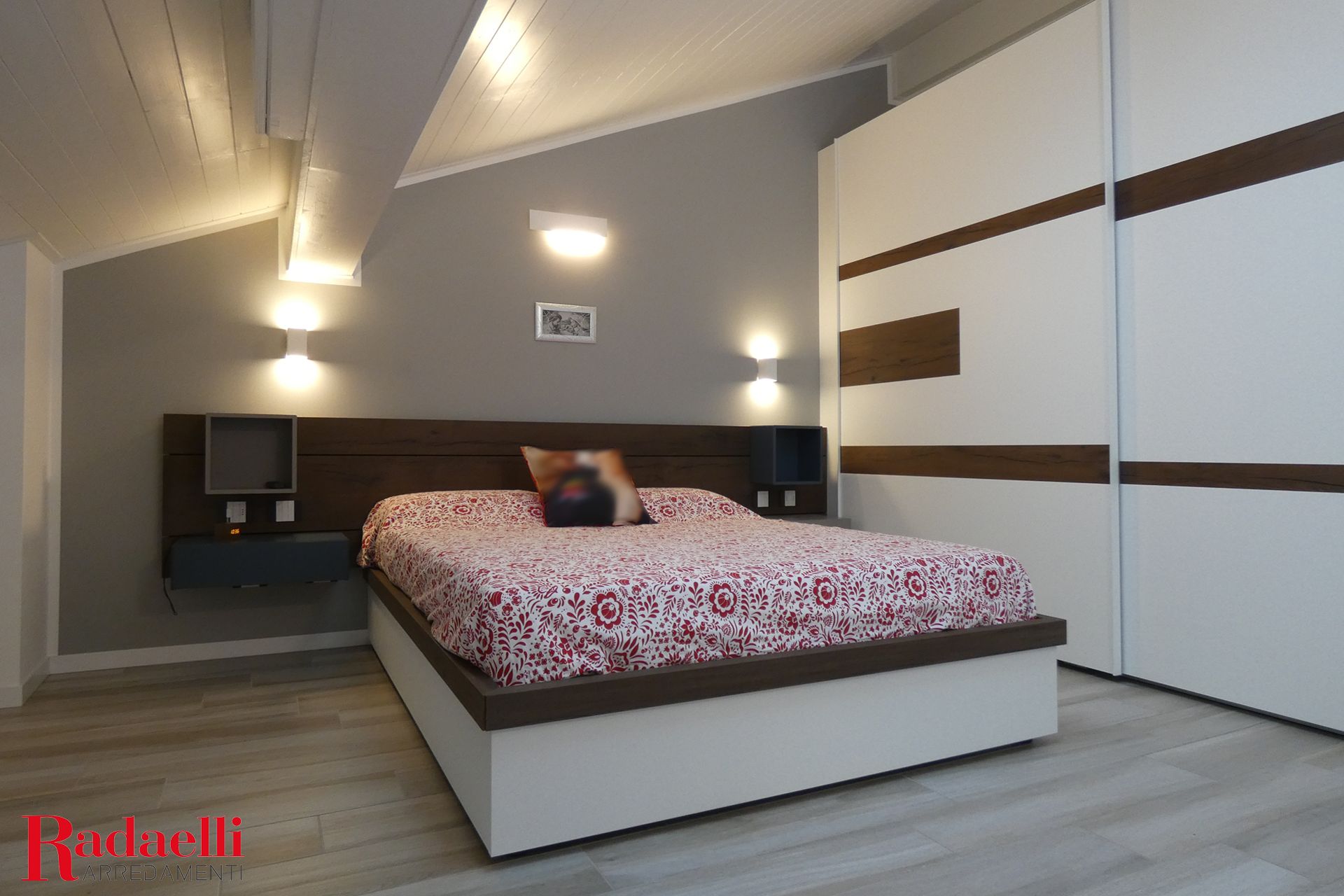 Letto con testata Boiserie in legno Letto con testata Boiserie in legno