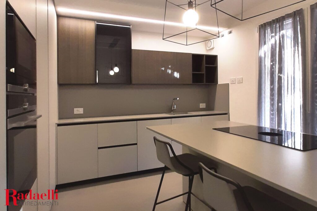 Radaelli Arredamenti 7 cucina moderna con isola