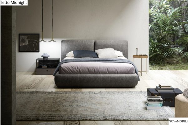 Letti matrimoniali con contenitore a terra imbottito