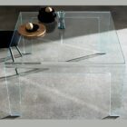 Tavoli quadrati 8 Tavoli quadrati in cristallo