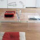 Tavolino da salotto in vetro trasparente