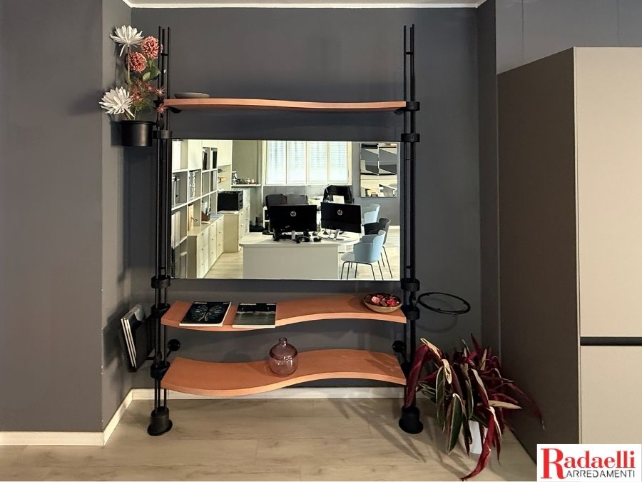 Mobile per ingresso con mensole e specchio centrale