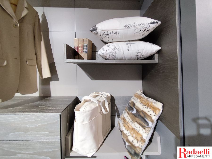 Mensole in legno con bordi perimetrali