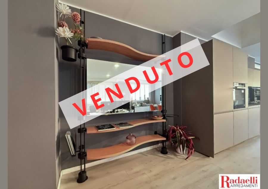 Ingresso Porada Mobile di design con grande specchio e mensole sagomate