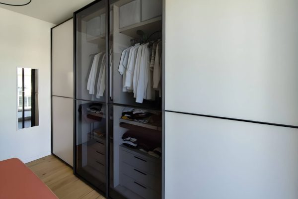 Armadio scorrevole Layer con ante in vetro - Novamobili -Radaelli arredamenti Arosio (Como)