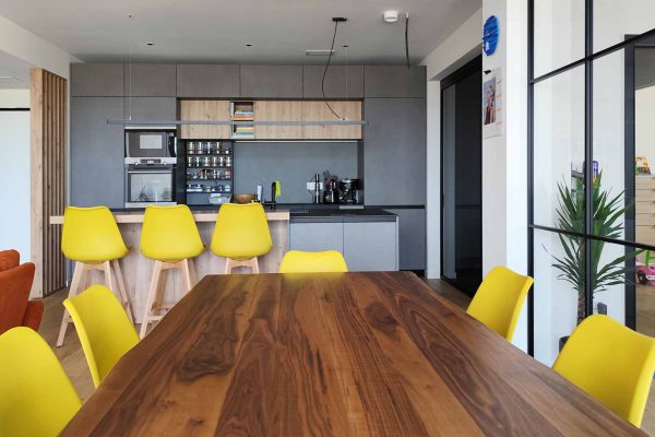 open space con cucina a isola